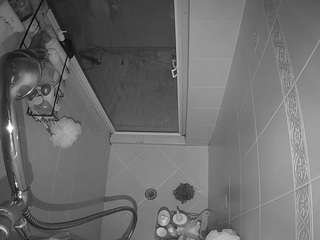 voyeurcam-baileybase-shower — Camsoda recorded stream image, 20.09.2025 13:00