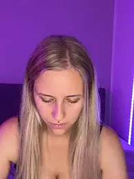 lunawolf21 — Stripchat recorded stream image, 22.09.2025 06:20
