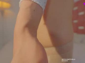 nicolle_mitchelle — Chaturbate recorded stream screenshot (22 Sep 2025)