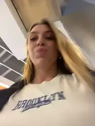 Sweet___Emily — Stripchat recorded stream image, 22.09.2025 14:10