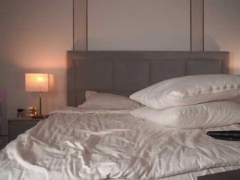 Eseniyavl — Bongacams recorded stream image, 23.09.2025 04:00