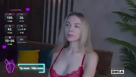 Holl1Would — Stripchat recorded stream screenshot (17 Feb 2025)