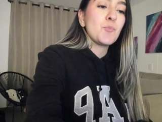 alexyferrer — Camsoda recorded stream image, 25.09.2025 23:10