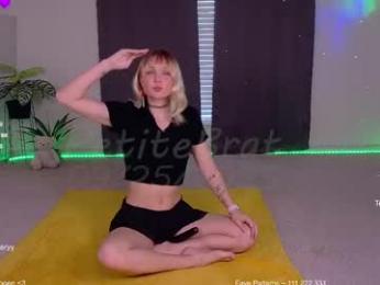 petitebrat — Chaturbate recorded stream image, 25.09.2025 19:50