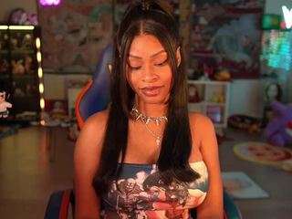 lovenzia — Camsoda recorded stream image, 26.09.2025 03:20