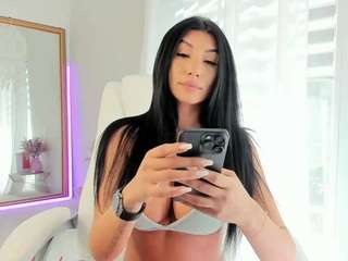diamondt33n — Camsoda recorded stream image, 27.09.2025 07:20