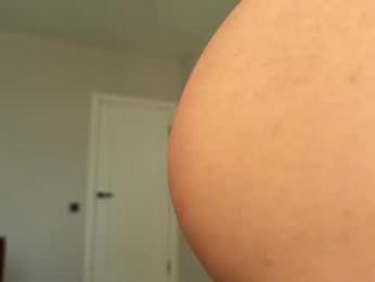 lesi_moonie — Chaturbate recorded stream screenshot (29 Sep 2025)