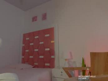 nicolle_mitchelle — Chaturbate recorded stream screenshot (30 Sep 2025)