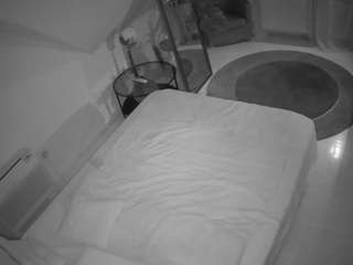 voyeurcam-julmodels-whitebed-4 — Camsoda recorded stream image, 02.10.2025 03:00