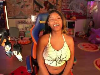 lovenzia — Camsoda recorded stream image, 03.10.2025 04:20