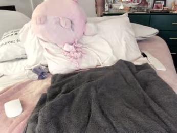 eve003300 — Chaturbate recorded stream image, 03.10.2025 22:50