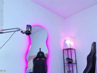 marianabranz — Camsoda recorded stream image, 05.10.2025 00:00
