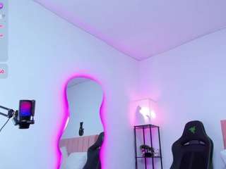 marianabranz — Camsoda recorded stream image, 05.10.2025 00:00