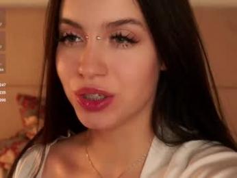 vivid_girls — Chaturbate recorded stream image, 05.10.2025 07:00