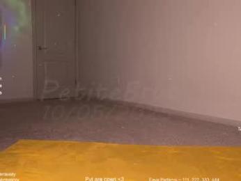 petitebrat — Chaturbate recorded stream image, 06.10.2025 01:30