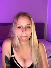 lunawolf21 — Stripchat recorded stream image, 06.10.2025 06:30