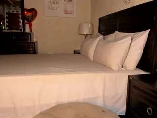 iluvsaffire-bleu — Camsoda recorded stream image, 07.10.2025 17:40