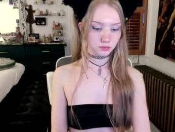 eve003300 — Chaturbate recorded stream image, 07.10.2025 22:40
