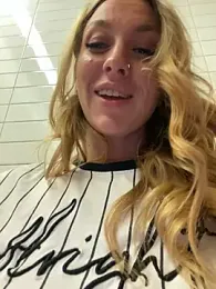 Sweet___Emily — Stripchat recorded stream image, 09.10.2025 13:40