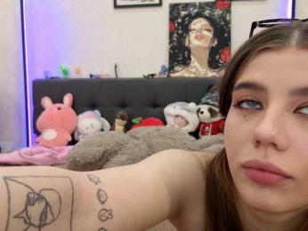 dolly-ll — Bongacams recorded stream image, 09.10.2025 13:20