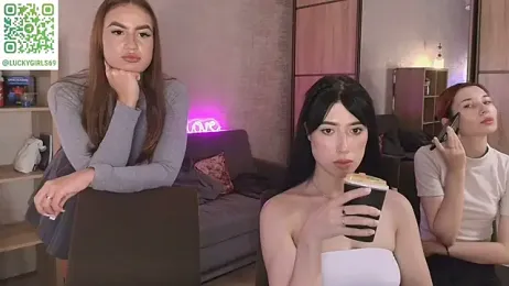 caressyourself — Stripchat recorded stream image, 09.10.2025 17:20