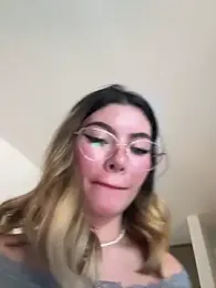 Your_Honeey — Stripchat recorded stream image, 10.10.2025 20:50