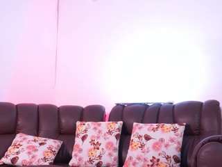 lara-giraldo — Camsoda recorded stream image, 12.10.2025 00:00