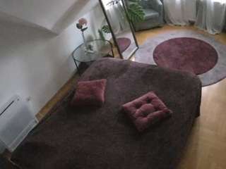 voyeurcam-julmodels-whitebed-4 — Camsoda recorded stream image, 09.10.2025 18:00