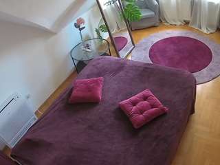 voyeurcam-julmodels-whitebed-4 — Camsoda recorded stream image, 09.10.2025 18:00