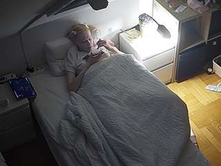 voyeurcam-julmodels-bed-7 — Camsoda recorded stream image, 09.10.2025 18:00