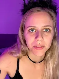 lunawolf21 — Stripchat recorded stream image, 14.10.2025 06:20
