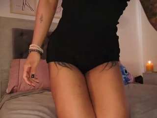 laurensaenz — Camsoda recorded stream screenshot (14 Oct 2025)