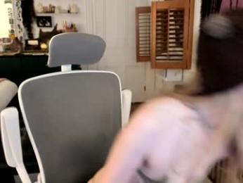 eve003300 — Chaturbate recorded stream image, 14.10.2025 22:40