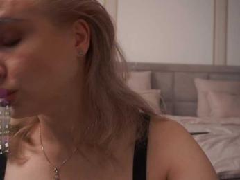 Eseniyavl — Bongacams recorded stream image, 15.10.2025 05:20