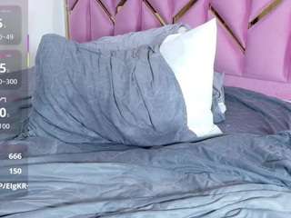 valentinarivas — Camsoda recorded stream image, 15.10.2025 15:30