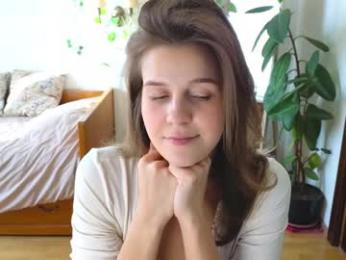 eli_sun — Chaturbate recorded stream image, 17.10.2025 10:00