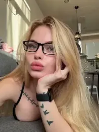 Vladamais — Stripchat recorded stream image, 17.10.2025 11:30