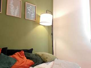 karlyee — Camsoda recorded stream screenshot (17 Oct 2025)