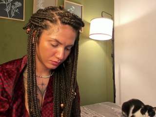 karlyee — Camsoda recorded stream screenshot (17 Oct 2025)