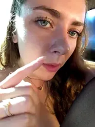 MariiD — Stripchat recorded stream image, 18.10.2025 06:50