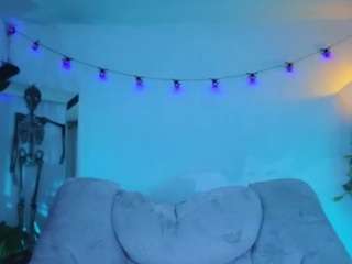 elissecinnamon — Camsoda recorded stream screenshot (19 Oct 2025)