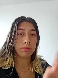 Enyeld_ruru — Stripchat recorded stream image, 19.10.2025 16:00