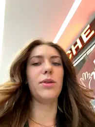 MariiD — Stripchat recorded stream image, 22.10.2025 09:10