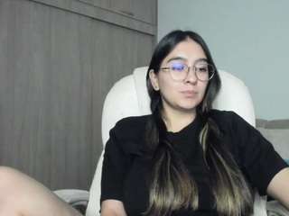 alexyferrer — Camsoda recorded stream image, 22.10.2025 21:50