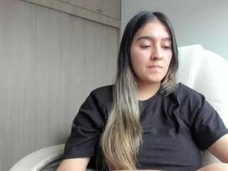 alexyferrer — Camsoda recorded stream image, 22.10.2025 21:50