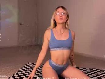 petitebrat — Chaturbate recorded stream image, 22.10.2025 17:10