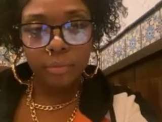 siennadivyne — Camsoda recorded stream screenshot (21 Feb 2025)