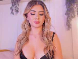 little-natt — Camsoda recorded stream image, 24.10.2025 21:10