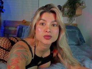 valeryguti1 — Camsoda recorded stream image, 25.10.2025 09:00