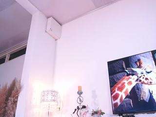 lara-giraldo — Camsoda recorded stream image, 28.10.2025 00:20